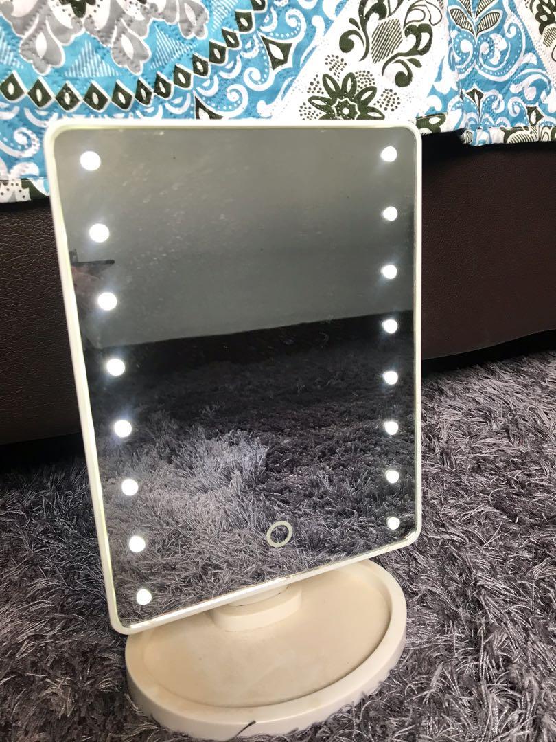 Vanity Mirror with LED Lights (Category: Mirrors) located in Marikina City. Submitted by elaishoppe (Listing ID 1092382201, Image 2). Description: No issues Just needs cleaning .