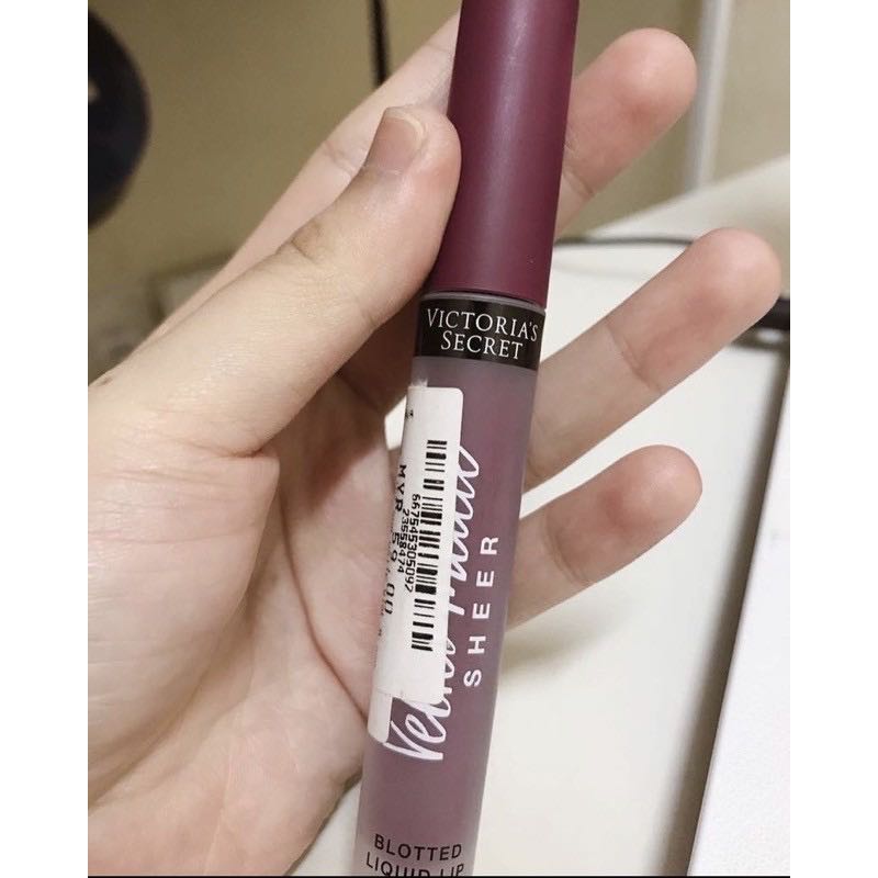 Victoria secret store velvet matte
