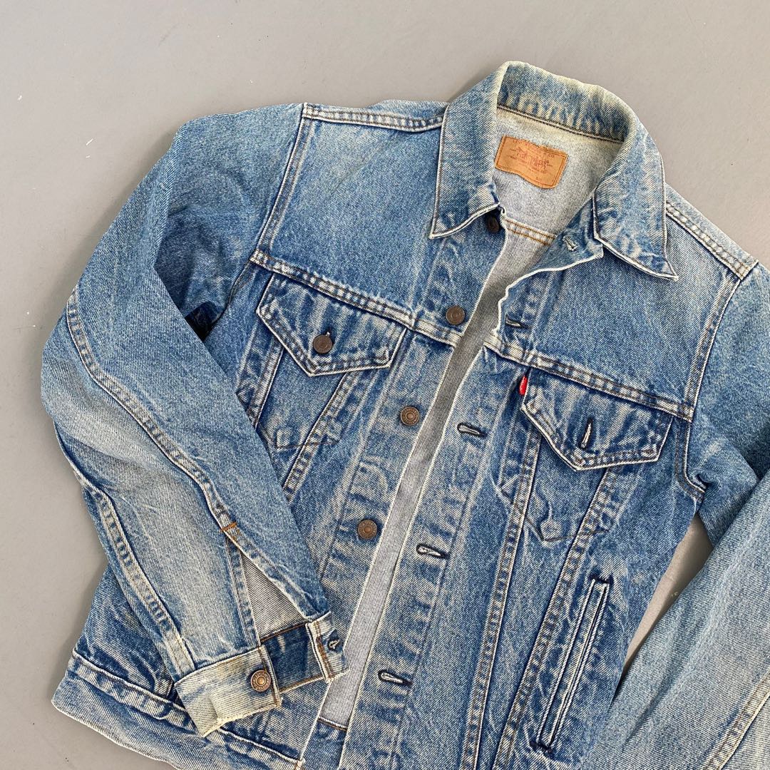 Vintage Levi's 90s Denim Jacket Faded, Men's Fashion, Coats, Jackets and  Outerwear on Carousell