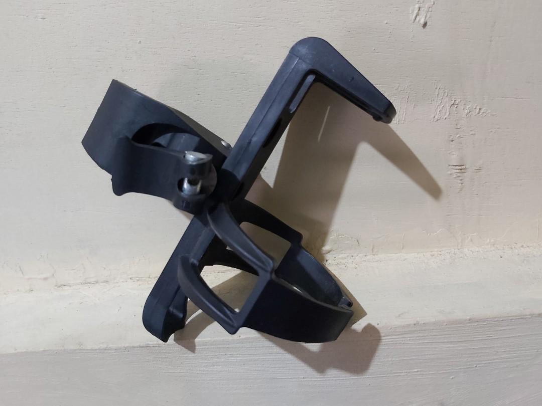 Water bottle holder clamp (Category: Bicycles) located in Marikina City. Submitted by rinkikato (Listing ID 1092547926, Image 1). Description: .
