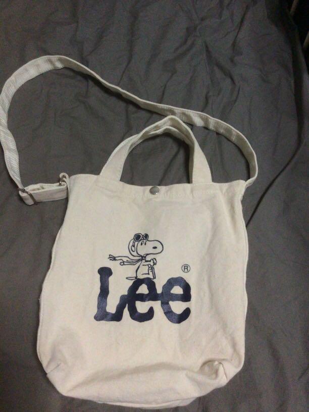 90 New Co Branded By Snoopy And Lee Shoulder Bag From Japan Women S Fashion Bags Wallets Shoulder Bags On Carousell