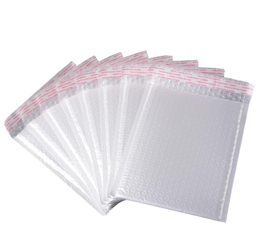 Bubble Envelope (Category: Everything Else) located in Singapore. Submitted by dinoshopper (Listing ID 1092611485, Image 1). Description: White bubble bag Size - 35 x 42 x 4 cm Price: 5pcs $2.00 Normal postage add $0.50 Purchase $5 & above free normal mail.