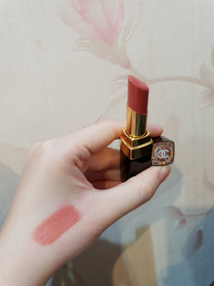 Chanel Rouge Coco Flash in 90 Jour, Kesehatan & Kecantikan, Rias Wajah di  Carousell