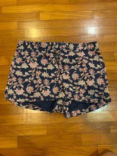 GAP 3” Floral Print City Shorts
