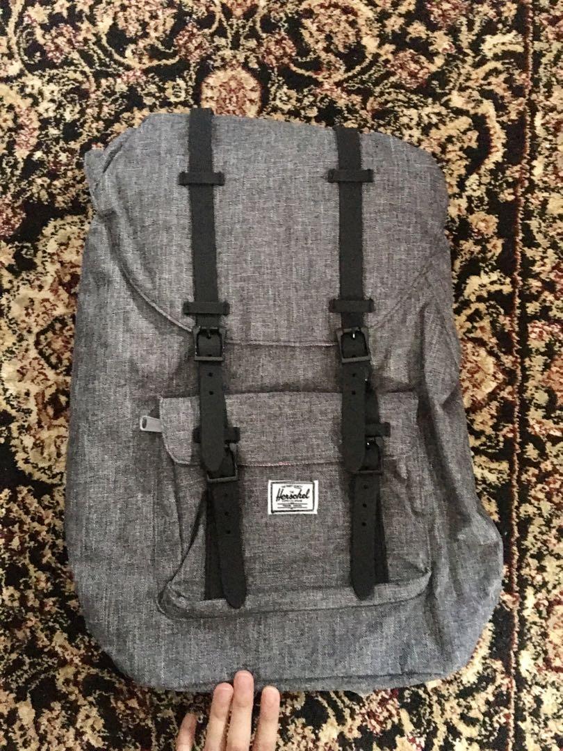 23.5 l herschel discount