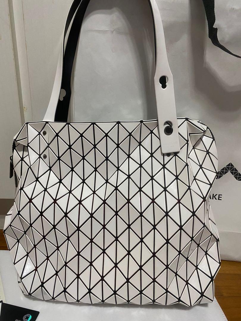 what a nice bag gucci although I don t like croco-leather - Black 'Carton'  glossy shoulder bag gucci Bao Bao Issey Miyake - IetpShops Morocco