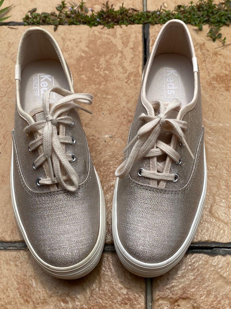 Champagne keds top