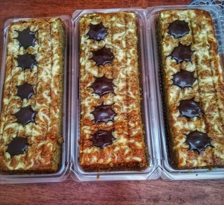 Kek Pisang Cheese Food Drinks Baked Goods On Carousell