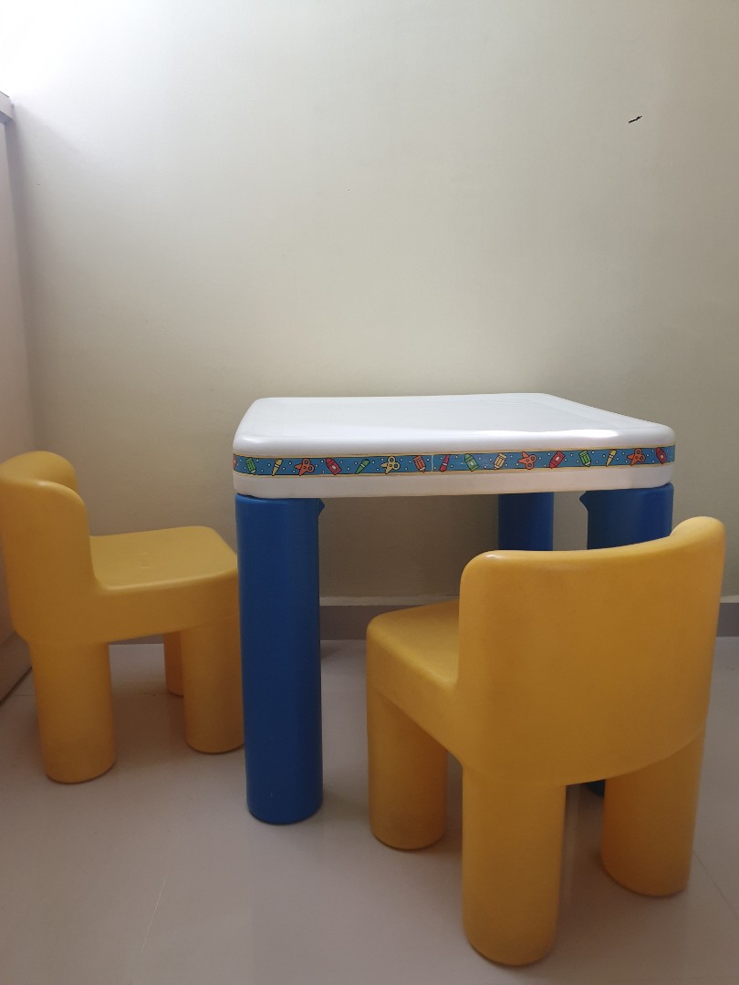Little tikes kids hotsell table and chairs