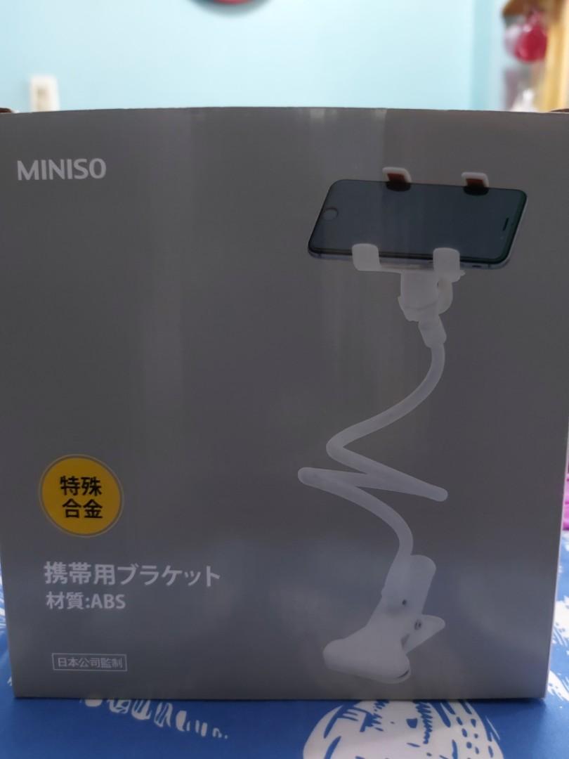 Miniso Cellphone Holder (Category: Mounts & Holders) located in Makati City. Submitted by carlnesss (Listing ID 1092648110, Image 1). Description: Miniso Cellphone Holder Brand New and Never Opened Fixed price Payment via Cash on Pickup, BPI Online, or GCash. Pickup or via Grab Delivery or Lalamove. 484B Mabolo St., Cembo, Makati City Pin Location: Red Doorz Plus Near Uptown BGC Mall, Manila.
