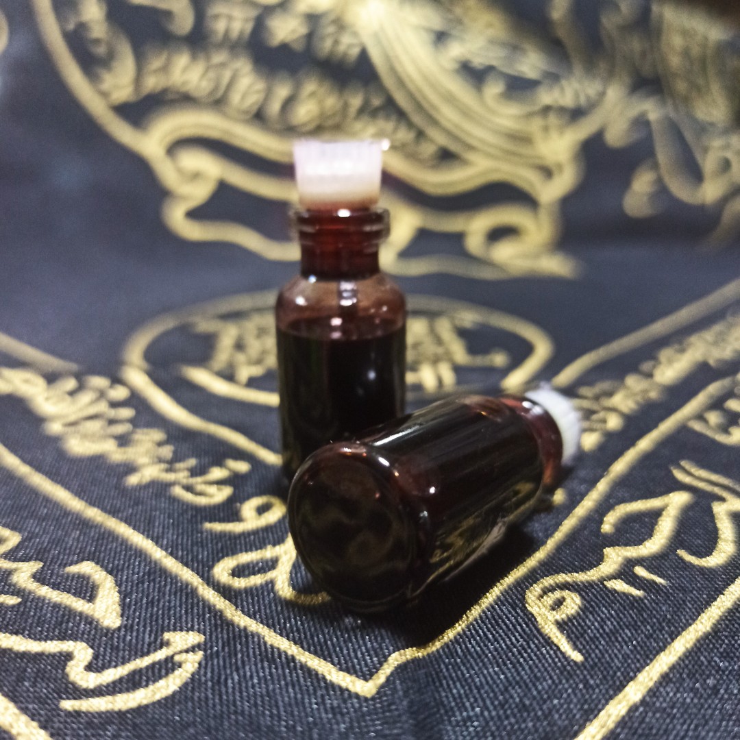 Minyak Misik Jafaron Hitam Hitam Seribu Bunga Hobbies Toys Memorabilia Collectibles Religious Items On Carousell
