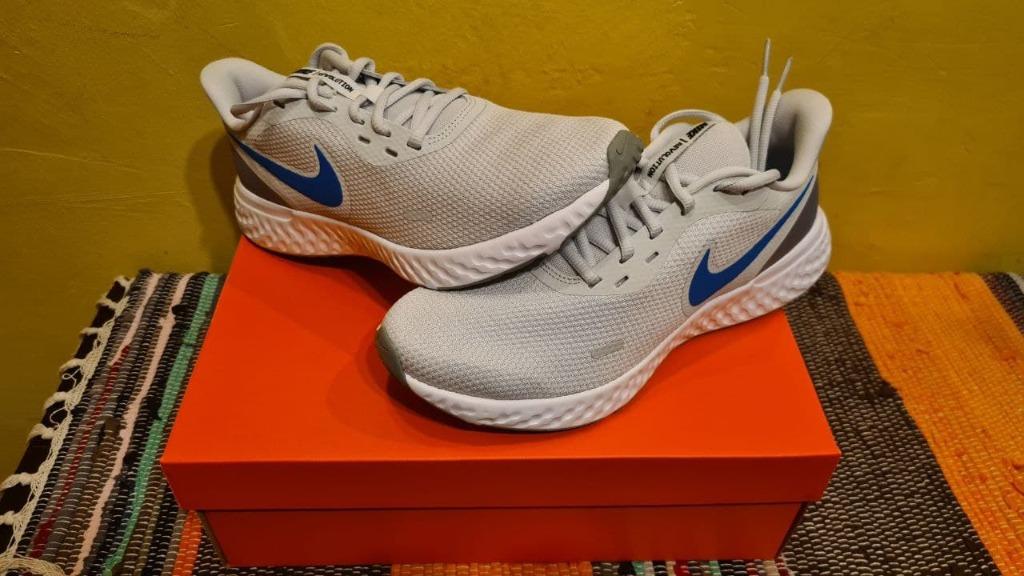 Nike Men's Revolution 5 Running Shoe - Photon Dust, Men's Fashion,  Footwear, Sneakers on Carousell
