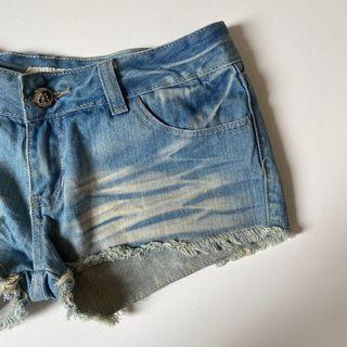 No brand hotpants