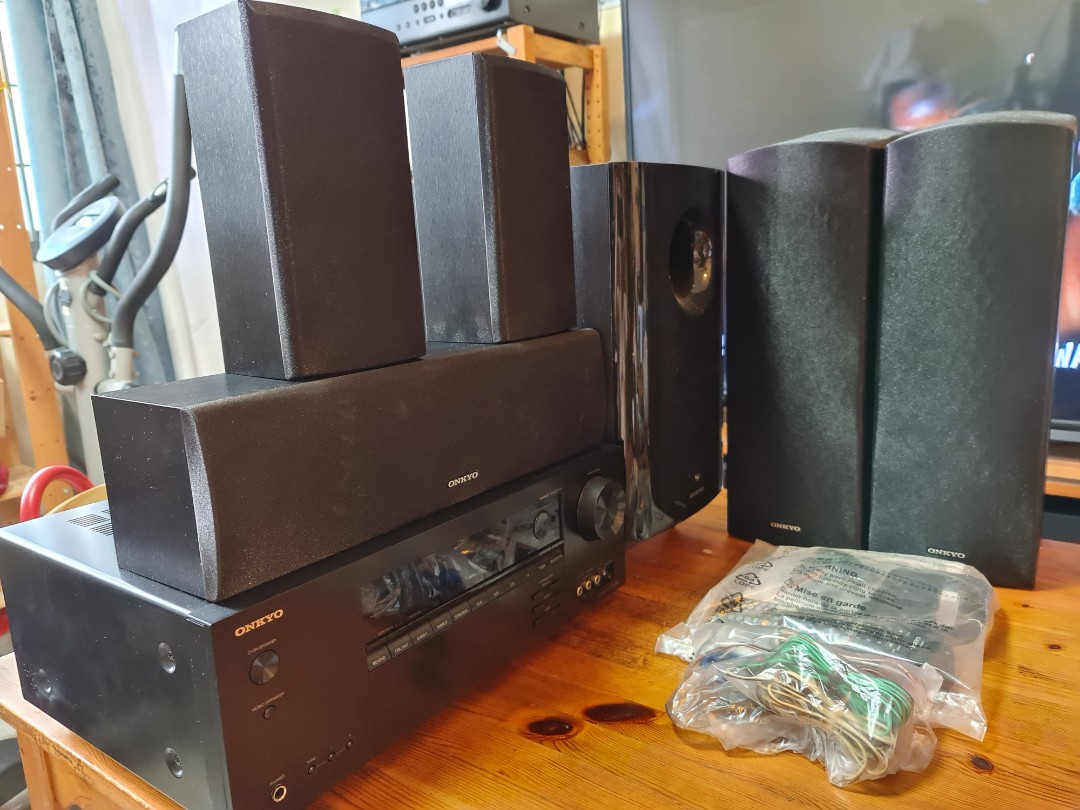 Onkyo HTR494 7 Channels A/V Receiver, Audio, Soundbars, Speakers