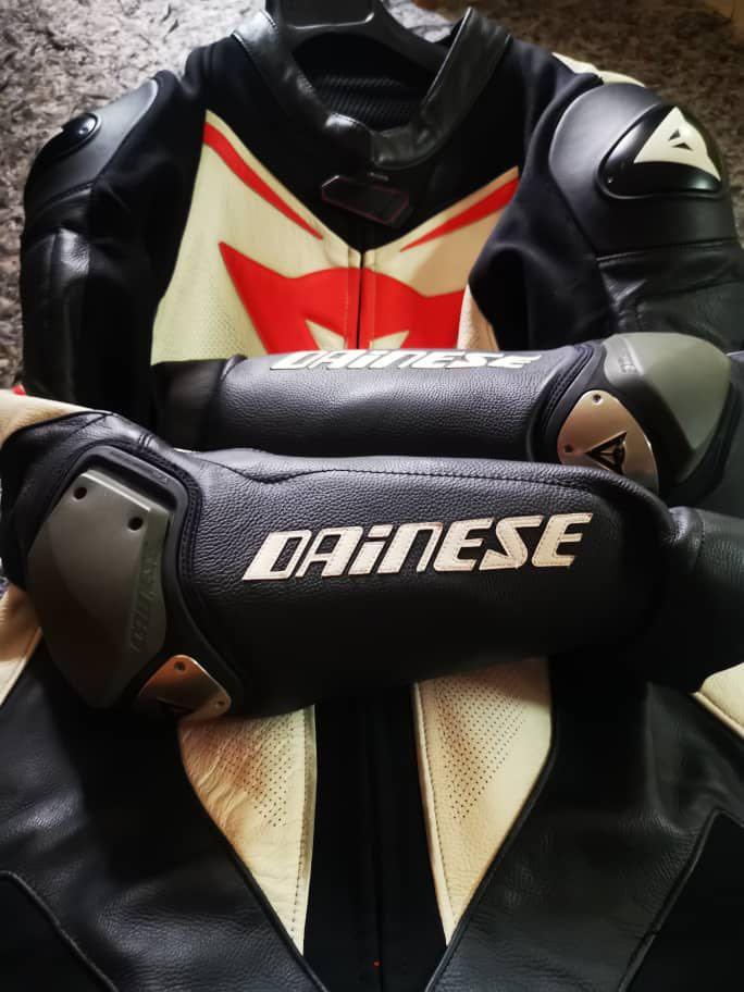 Dainese laguna hotsell seca d1 suit