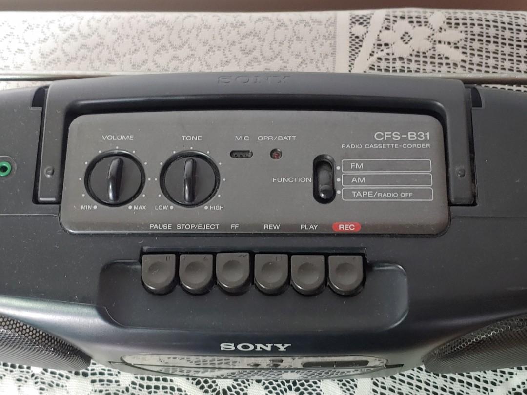 Sony CFS-B31 Stereo Cassette Player Radio Boombox, Audio, Portable