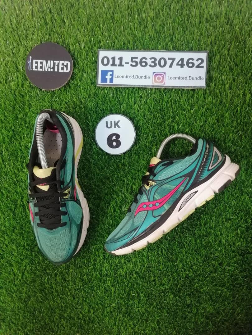 UK6 SAUCONY MIRAGE 5