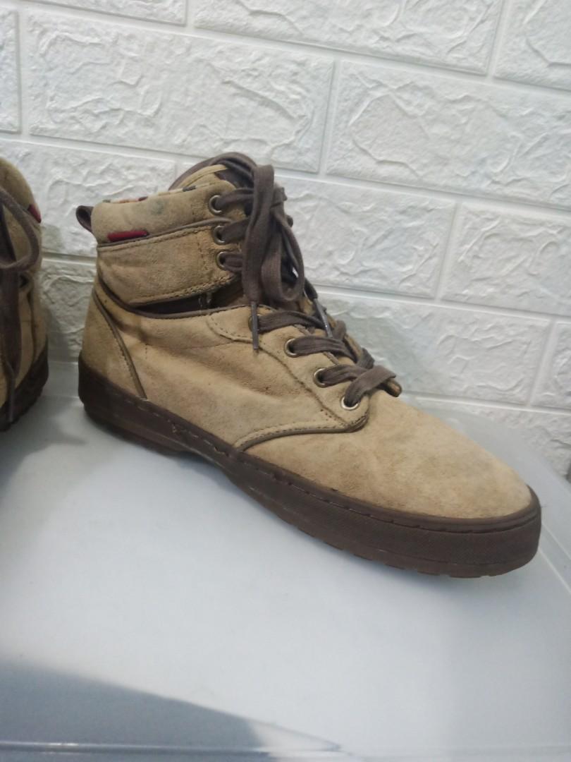 Atwood boot vans top