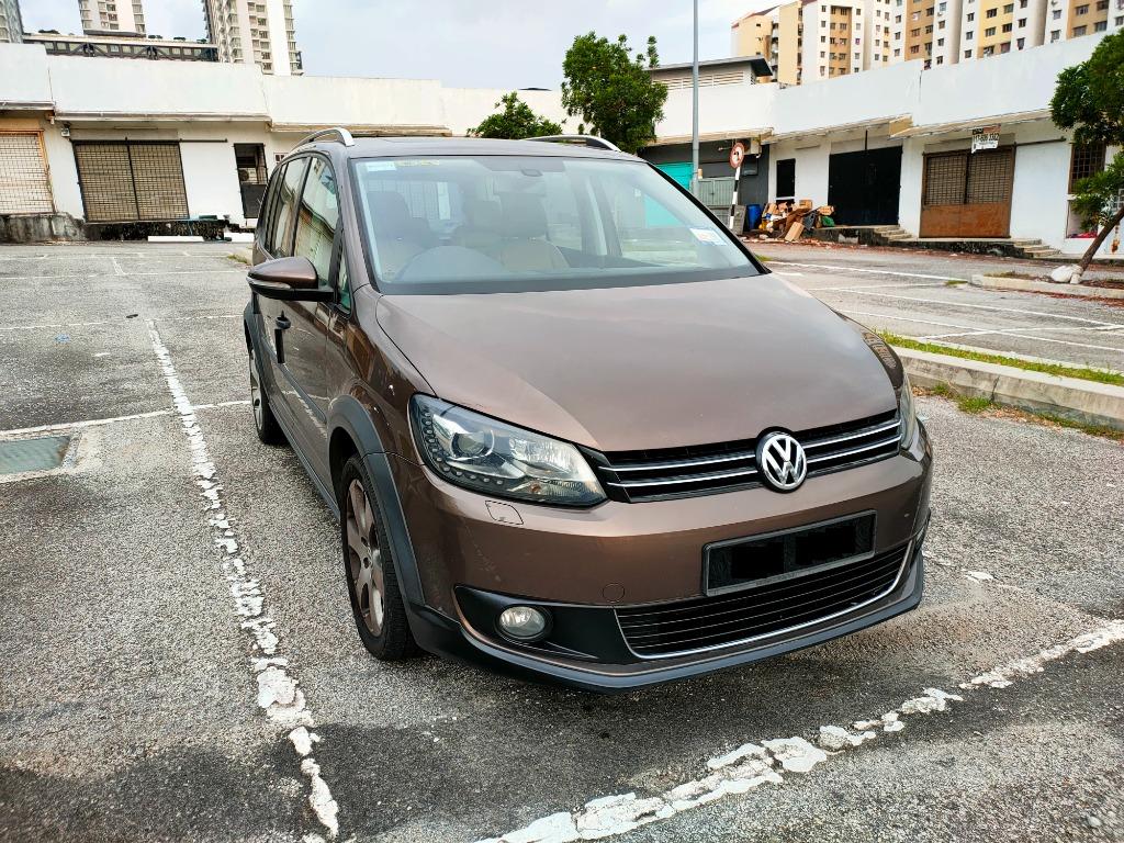 Volkswagen Touran 2011 1 4 Tsi 7 Seater Mpv Cars Cars For Sale On Carousell