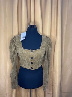(Category: ) located in . Submitted by nomadcloset (Listing ID 1092810853, Image 1). Description: .