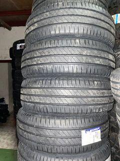 215-70-15 Michelin Agilis 8Ply Bnew tires