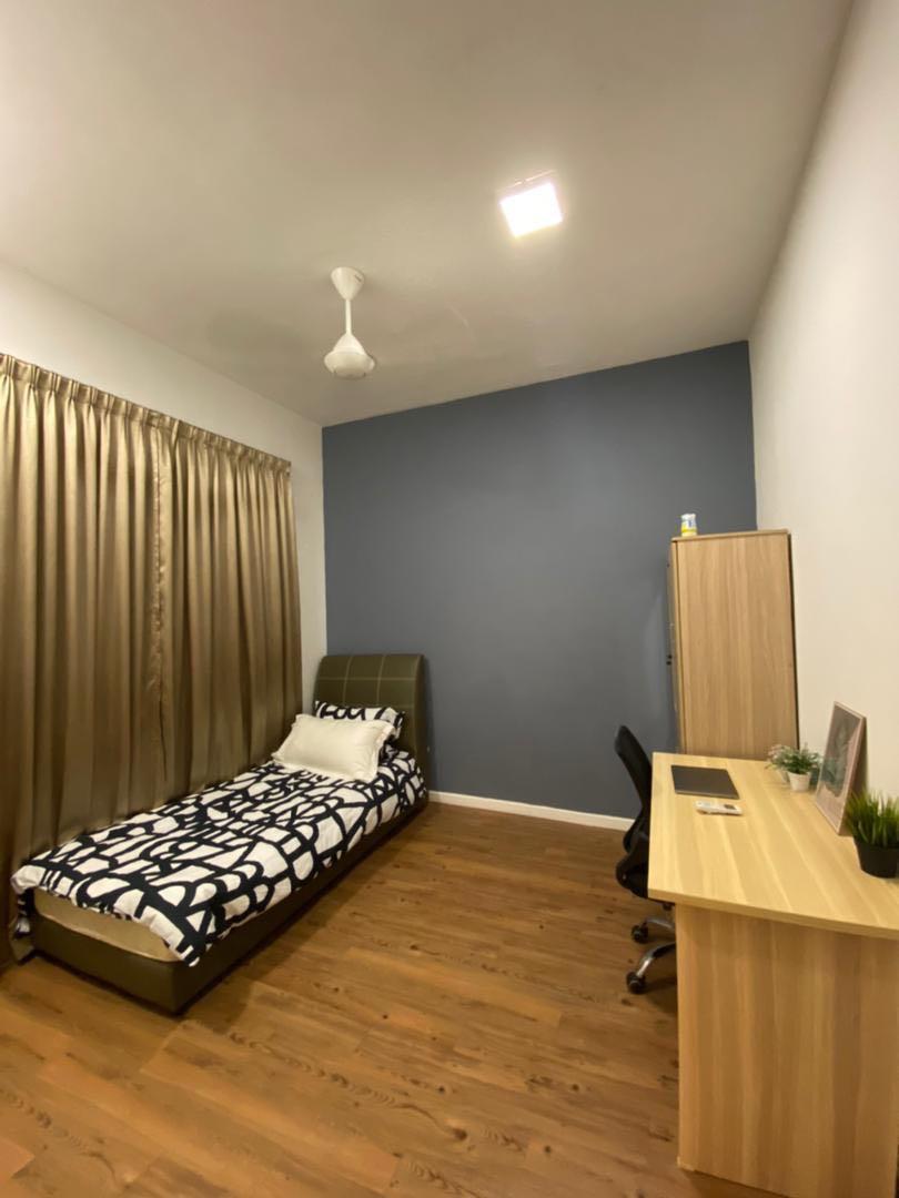 50 Move In In June Middle Room With Privacy Free Wifi Utropolis Glenmerie Walking Distance To Kdu Property Rentals On Carousell