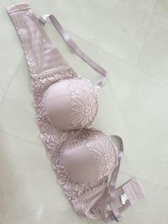 (Category: ) located in . Submitted by everythinghalfcup (Listing ID 1092873748, Image 1). Description: .
