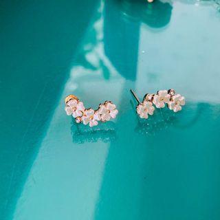 三朵小花全新針式耳環