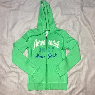 (Category: ) located in . Submitted by declutteredby.iya (Listing ID 1092873297, Image 1). Description: .