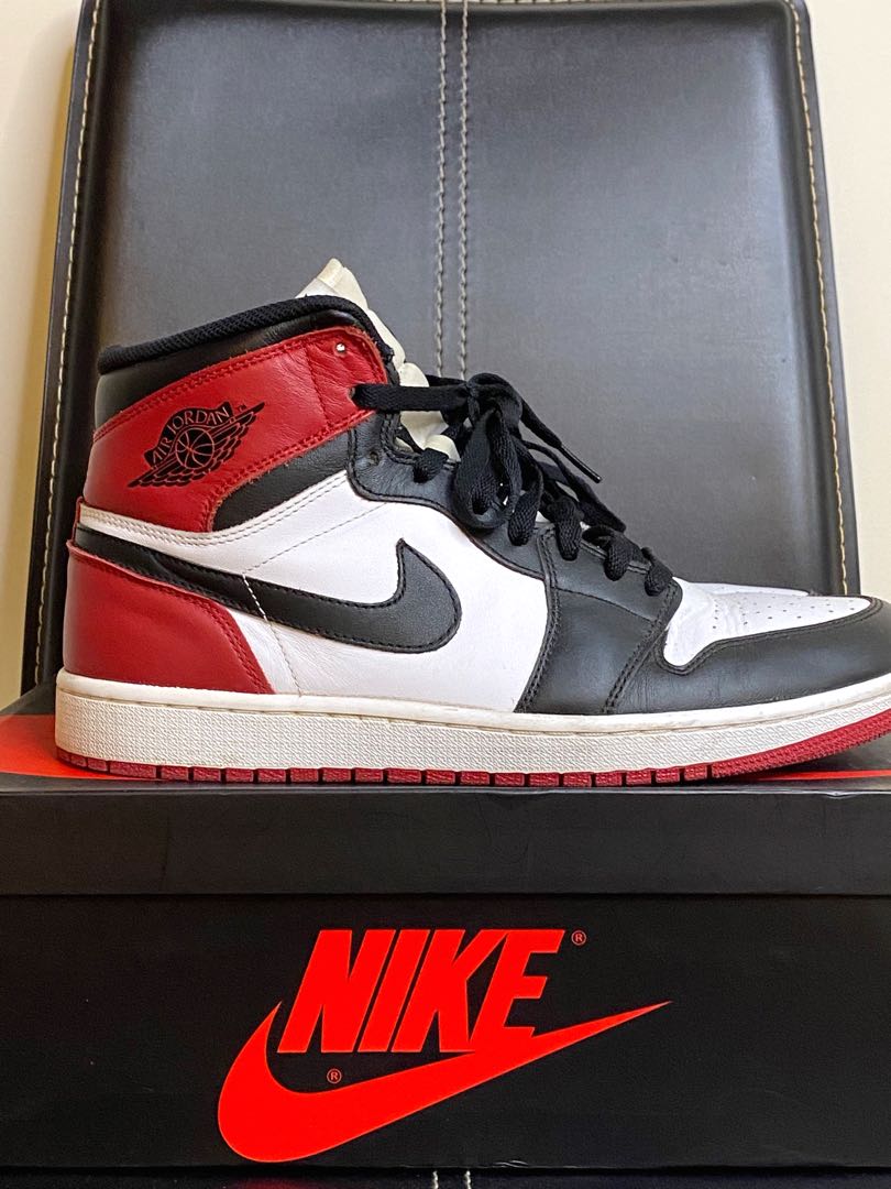 Air Jordan 1 black toe