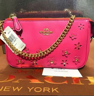 (Category: ) located in . Submitted by onlyauthenticss (Listing ID 1092862212, Image 1). Description: .