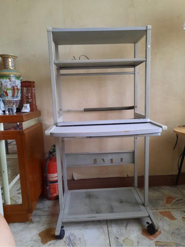 Computer Table (Category: Office Furniture & Fixtures) located in Manila. Submitted by lesssa (Listing ID 1092822919, Image 1). Description: .