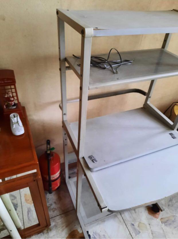 Computer Table (Category: Office Furniture & Fixtures) located in Manila. Submitted by lesssa (Listing ID 1092822919, Image 3). Description: .