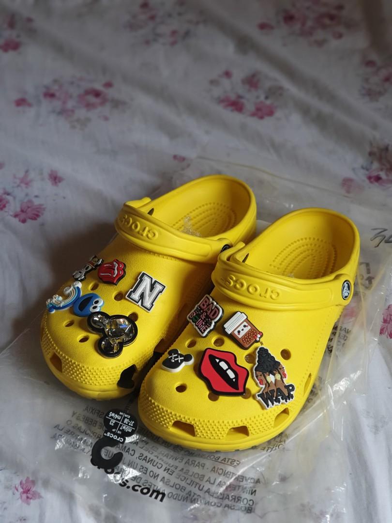Crocs classic sales clog lemon