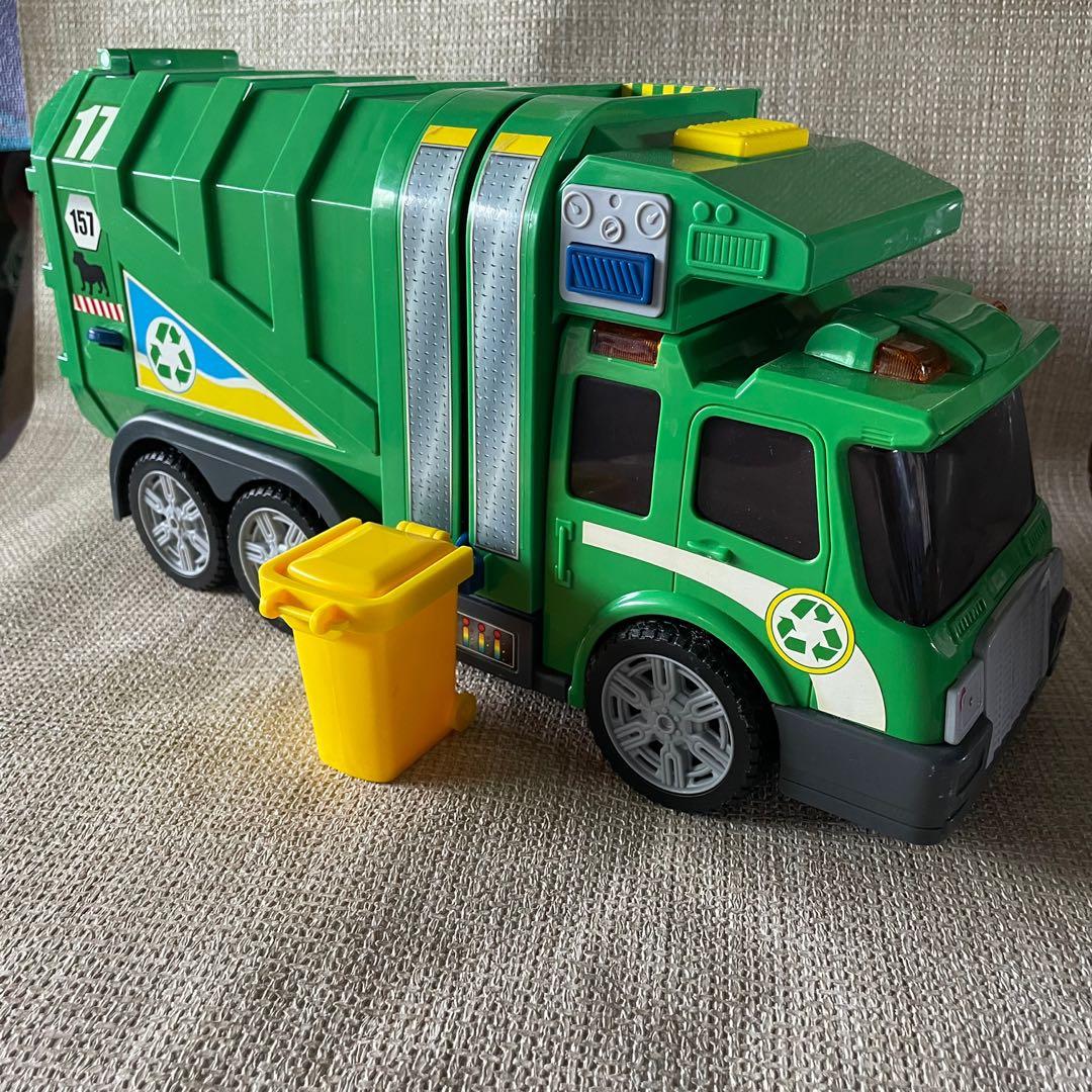 Fast lane garbage clearance truck