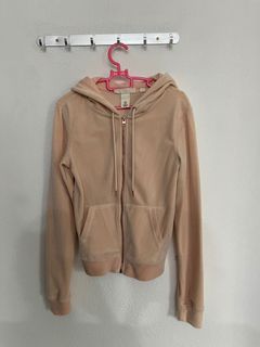 (Category: ) located in . Submitted by manthaboutique (Listing ID 1092843006, Image 1). Description: .