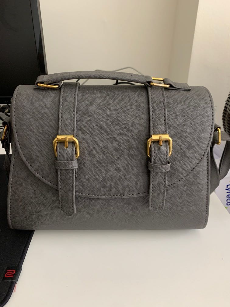 Grey Cross Body Bag, Women's Fashion, Bags & Wallets, Crossbody Bags on Carousell