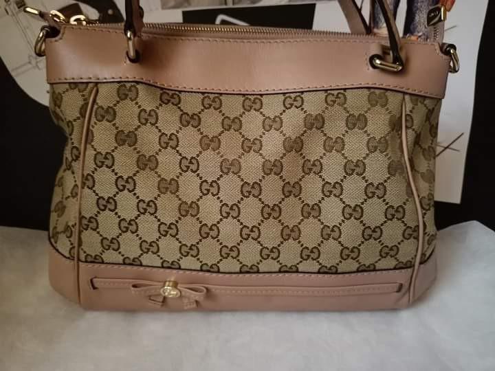 Gucci GG Bree 2 way Bag (Category: Luxury Bags & Wallets) located in Manila. Submitted by bagislifeshop (Listing ID 1092913061, Image 2). Description: 9/10 condition.