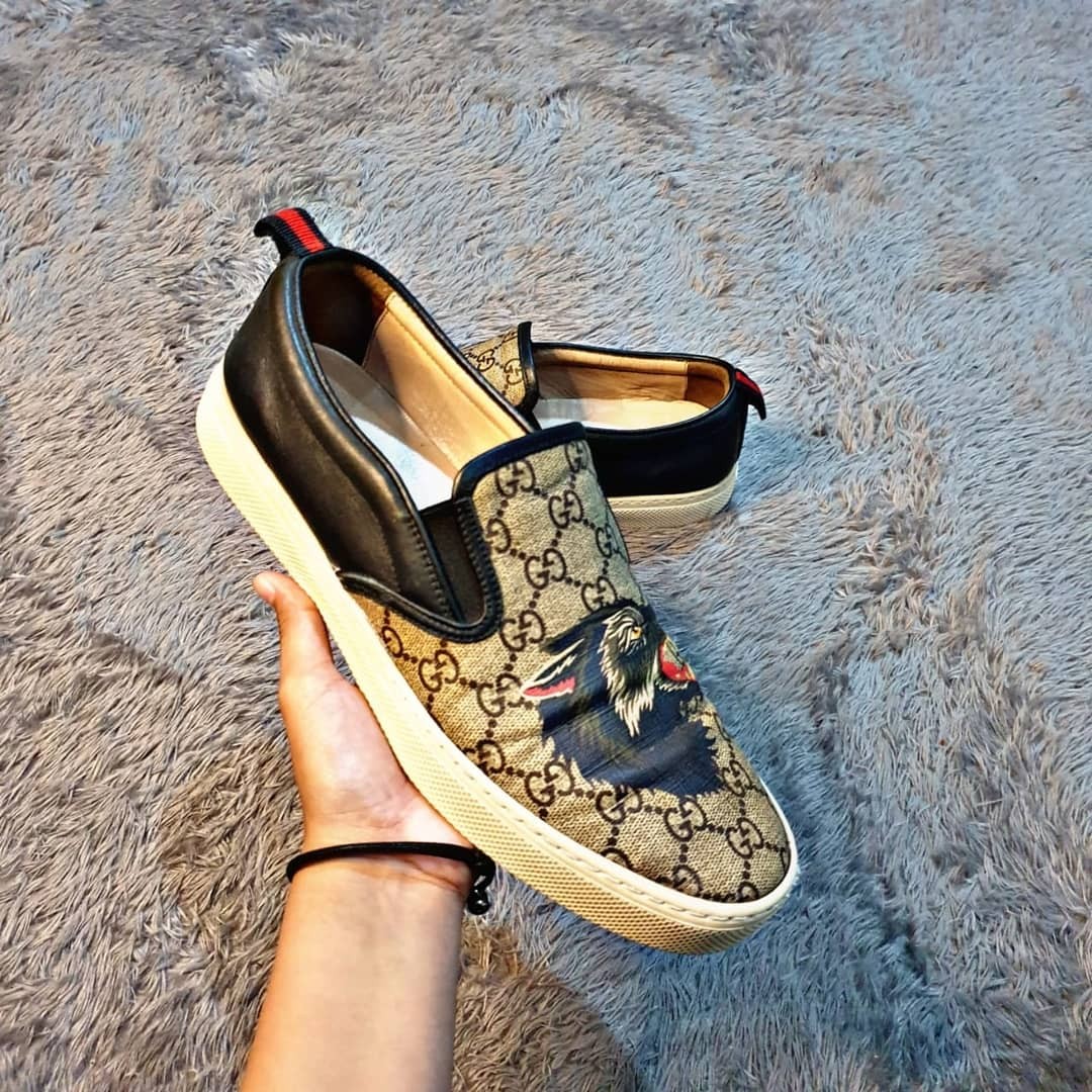 Gucci wolf slip sales on