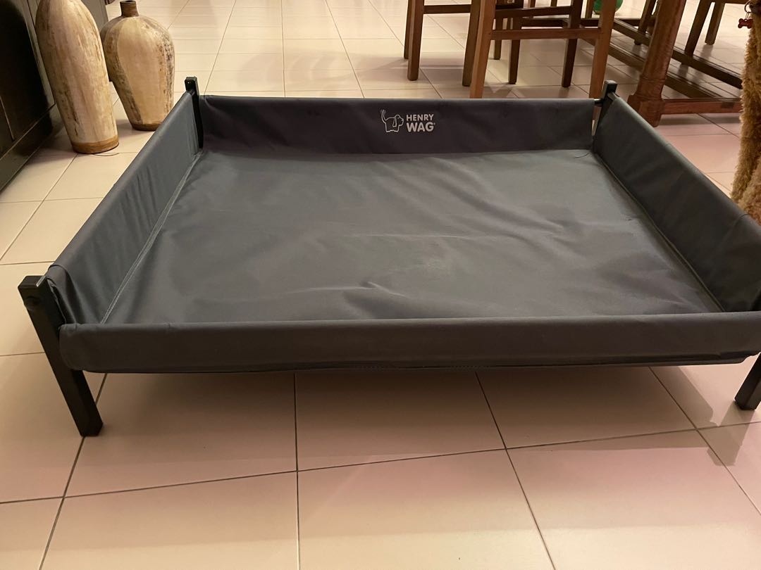 Henry wag elevated dog bed medium shop