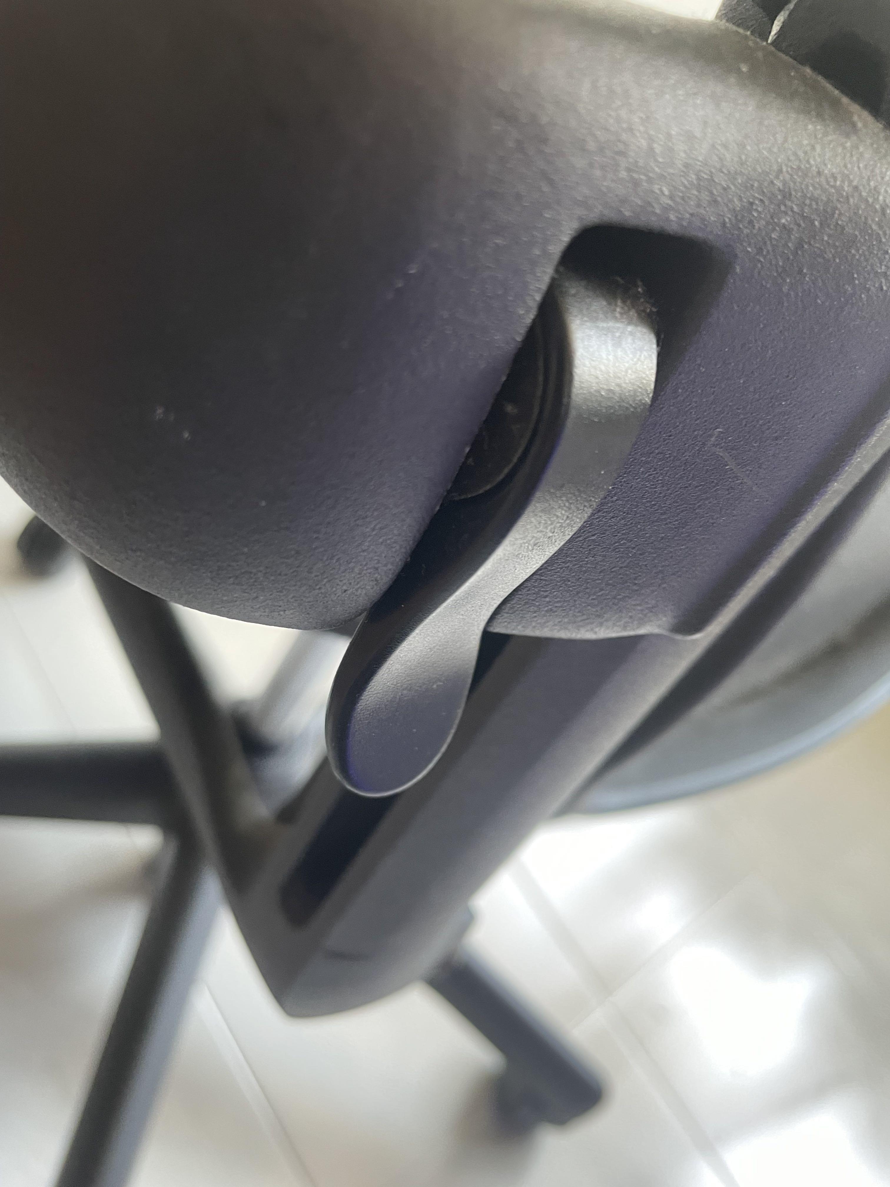 Herman Miller Classic Aeron Chair Fully Adjustable, Carpet Casters