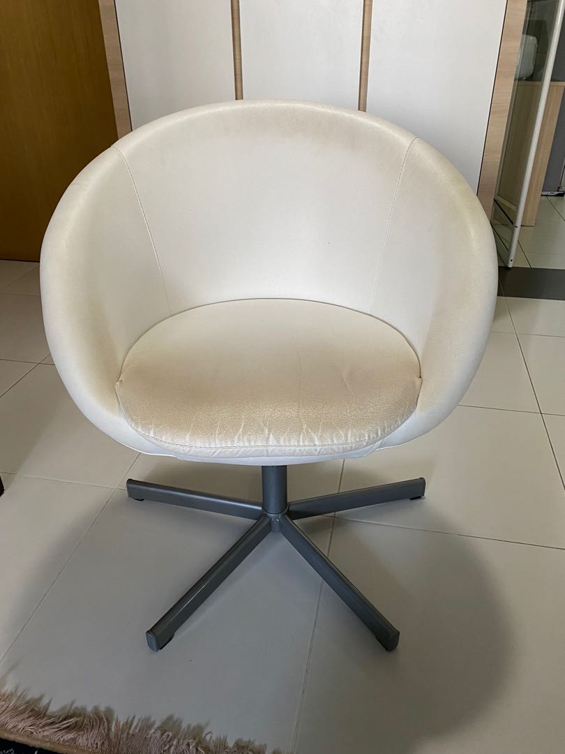 IKEA SKRUVSTA Swivel Chair (White), Furniture & Home Living, Furniture
