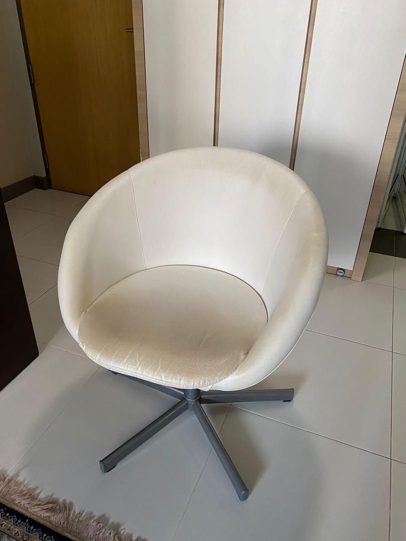 IKEA SKRUVSTA Swivel Chair (White), Furniture & Home Living, Furniture