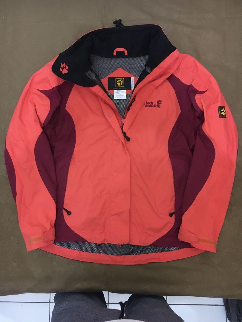 Jaket Jack Wolfskin, Fesyen Wanita, Pakaian Wanita, Baju Luaran di ...