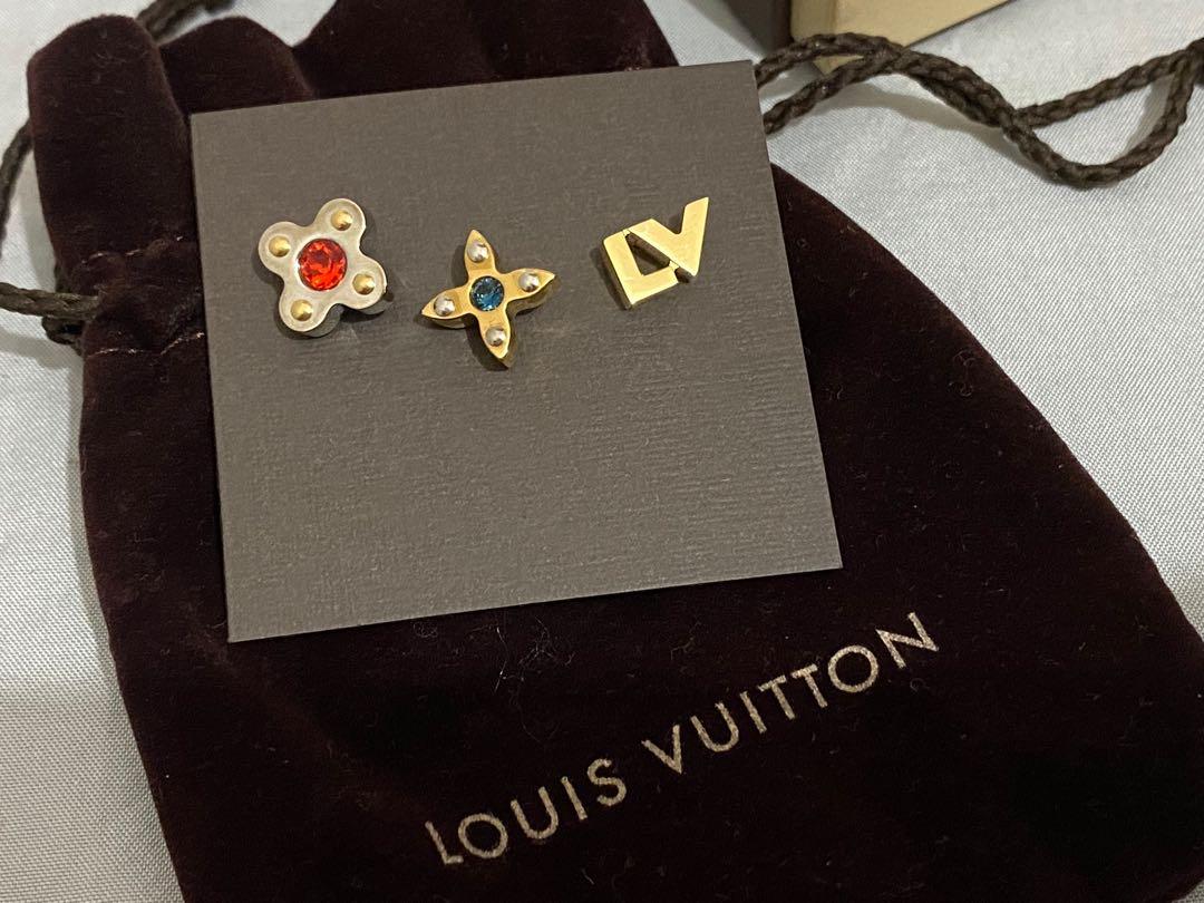 3 piece Earrings, Pendant with Necklace set Louis Vuitton 14K gold overlay  / 3piezas juego de Louis Vuitton Aretes, Dije y Cadena 14K baño de Oro for