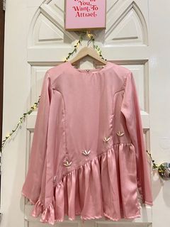 (Category: ) located in . Submitted by aadyyycloset (Listing ID 1092923861, Image 1). Description: .