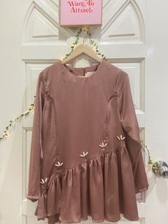 (Category: ) located in . Submitted by aadyyycloset (Listing ID 1092924606, Image 1). Description: .