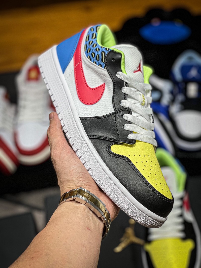 Nike Air Jordan 1 Low (GS) DH5927-006, Women's Fashion, Footwear, Sneakers  on Carousell