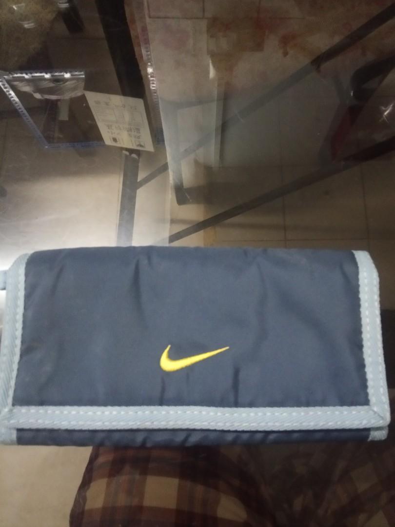 nike training wallet