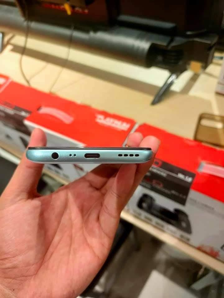 REALME 7 8/128 (Category: Realme) located in Quezon City. Submitted by khanor (Listing ID 1092896832, Image 3). Description: SWAP! SWAP! SWAP! QC QUEZON AVE WILLING TO MEET S Realme 7 8gb Ram 128gb Rom 90hz display Helio G95 Gaming processor 64mp Sony Camera (Quad Cam) 16mp Selfie Cam Stary Mode Capture 5000mAH Battery 30watts Fast Charging Pakatagal malobat Pakabilis mag charge 101% No issue Almost new Check to sawa UNIT CHARGER 50WATTS 2 CASES 